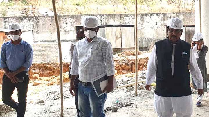 वन मंत्री डॉ. शाह ने निर्माणाधीन वन भवन मुख्यालय का किया औचक निरीक्षण